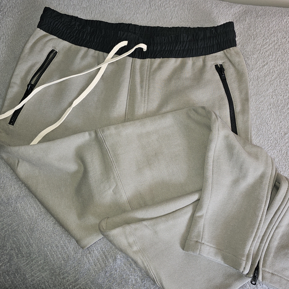Fear Of God Essentials Mens Drawstring Sweatpant Joggers, Size Medium